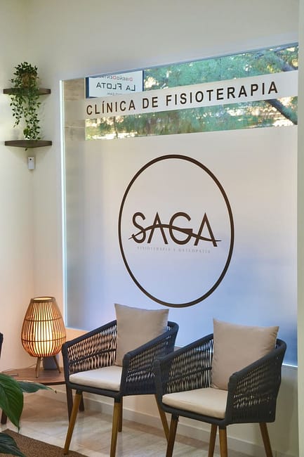 Clinica-Fisioterapia-y-Osteopatia-SAGA-instalaciones-sala-de-espera